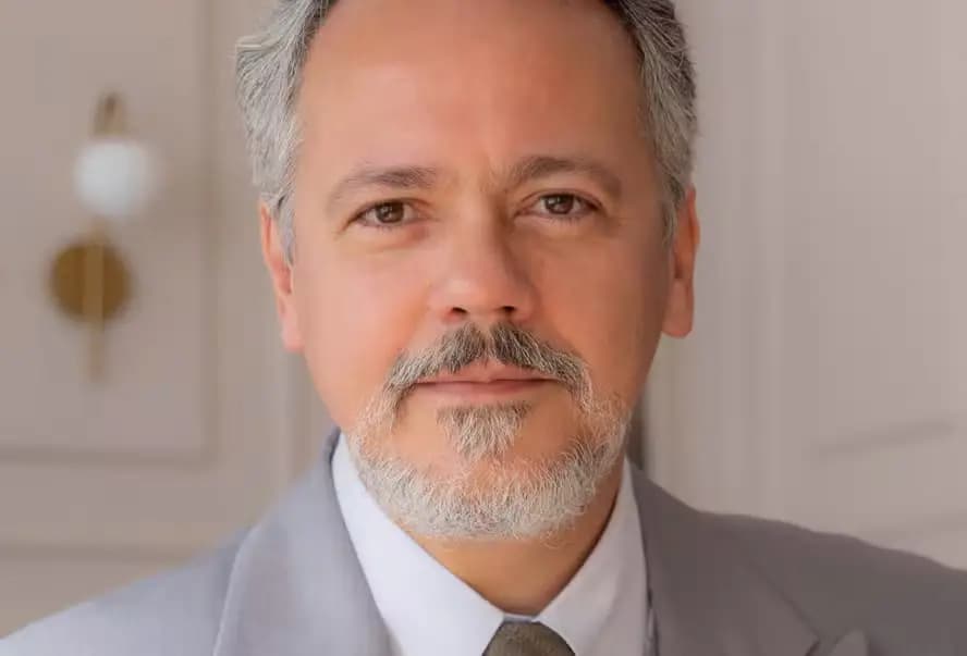 Danton Mello comemora 100 dias livre de vício em substância cancerígena