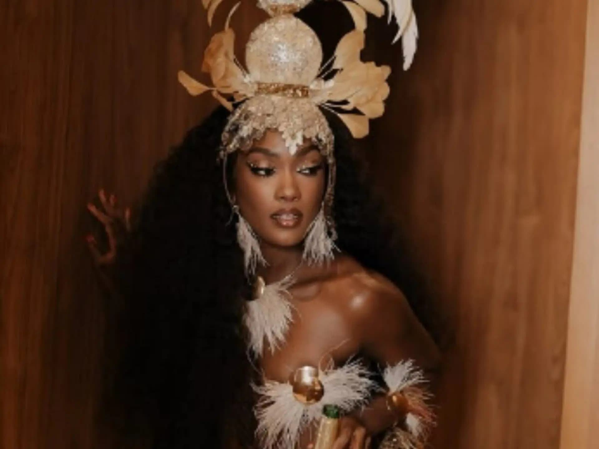 Erika Januza fala sobre voltar ao carnaval: "Corpo real"