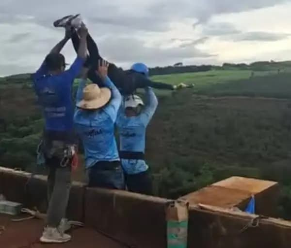 Enfermeira que ia pular de rope jump prestou socorro a jovem lançada sem corda