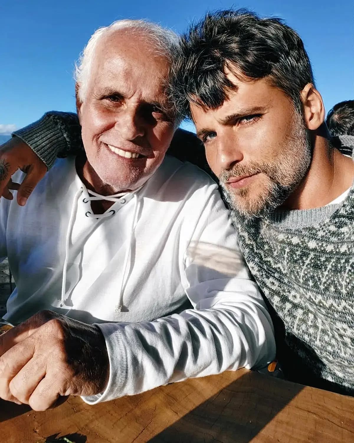 Bruno Gagliasso lamenta morte do pai aos 79 anos no Rio de Janeiro