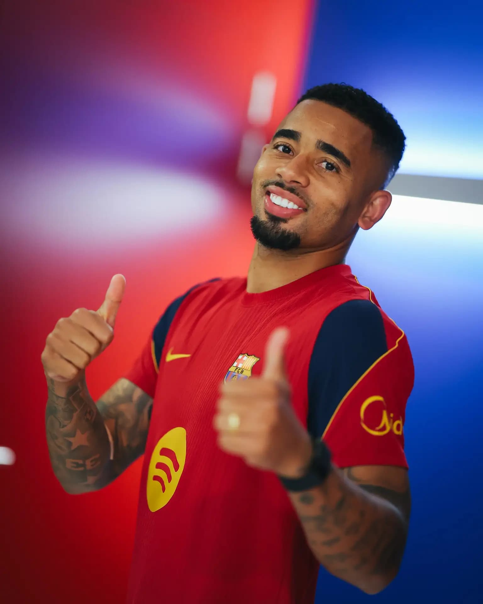 Barcelona oficializa contratação de Gabriel Jesus
