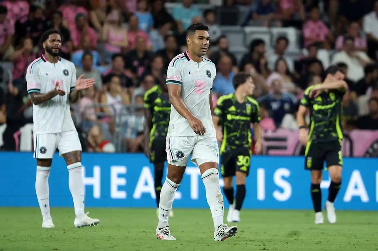Casemiro faz gol contra em segundo jogo pelo Inter Miami