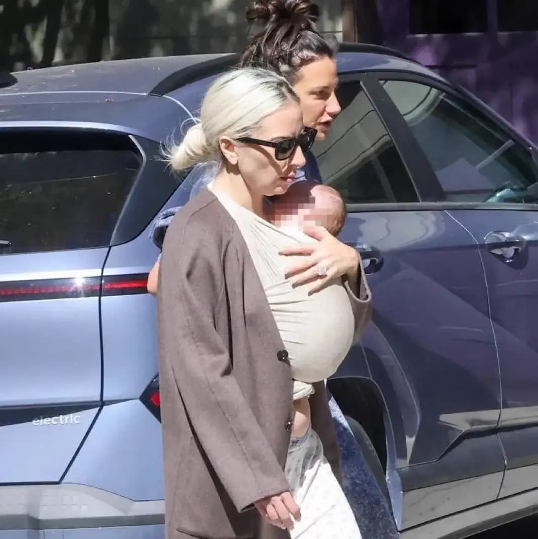 Lady Gaga e Michael Polansky são pais de uma menina, afirma site