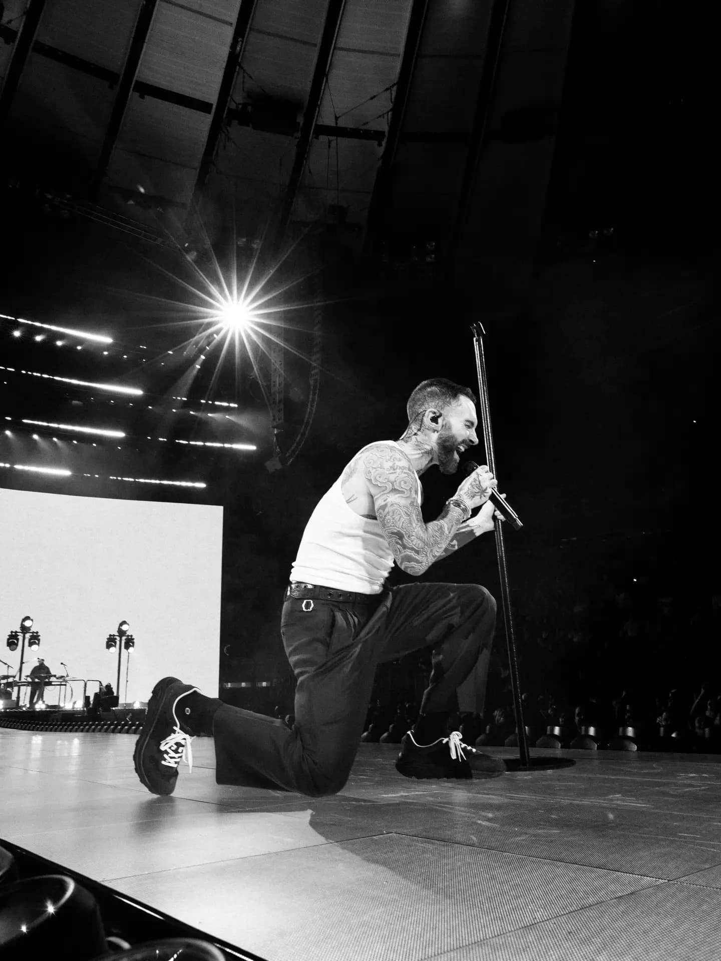 Maroon 5 inicia turnê no Brasil com shows e abertura do Lagum