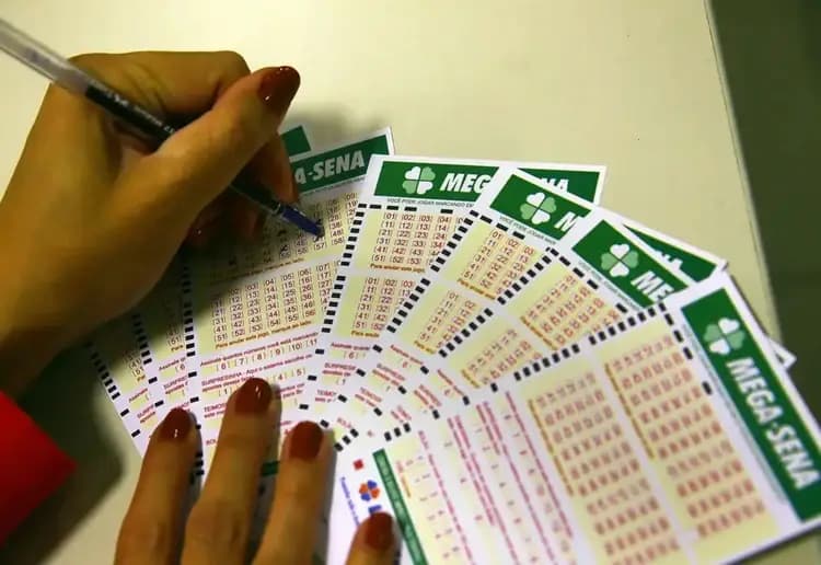 Mega-Sena acumula e prêmio principal vai para R$ 7 milhões