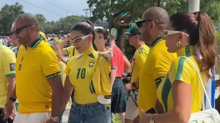 Quem é a madrasta de Neymar que ostentou bolsa Chanel de R$ 40 mil em jogo?