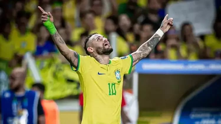Ufólogo rebate vidente que previu ETs e abdução no jogo do Brasil na Copa