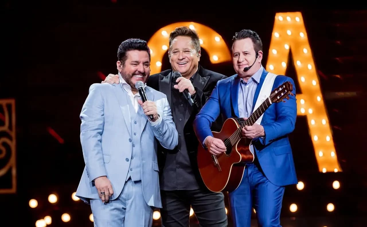 Leonardo e Bruno & Marrone emocionam público em despedida do “Cabaré” em São Paulo