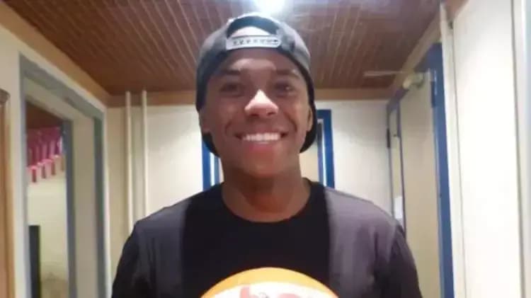 Robinho tem mais 72 dias de pena reduzidos por trabalho, estudo e leitura
