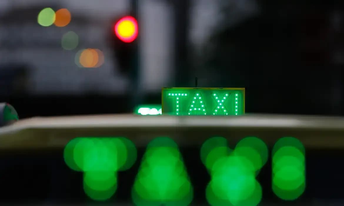 Motoristas de apps e taxistas já podem pedir financiamento