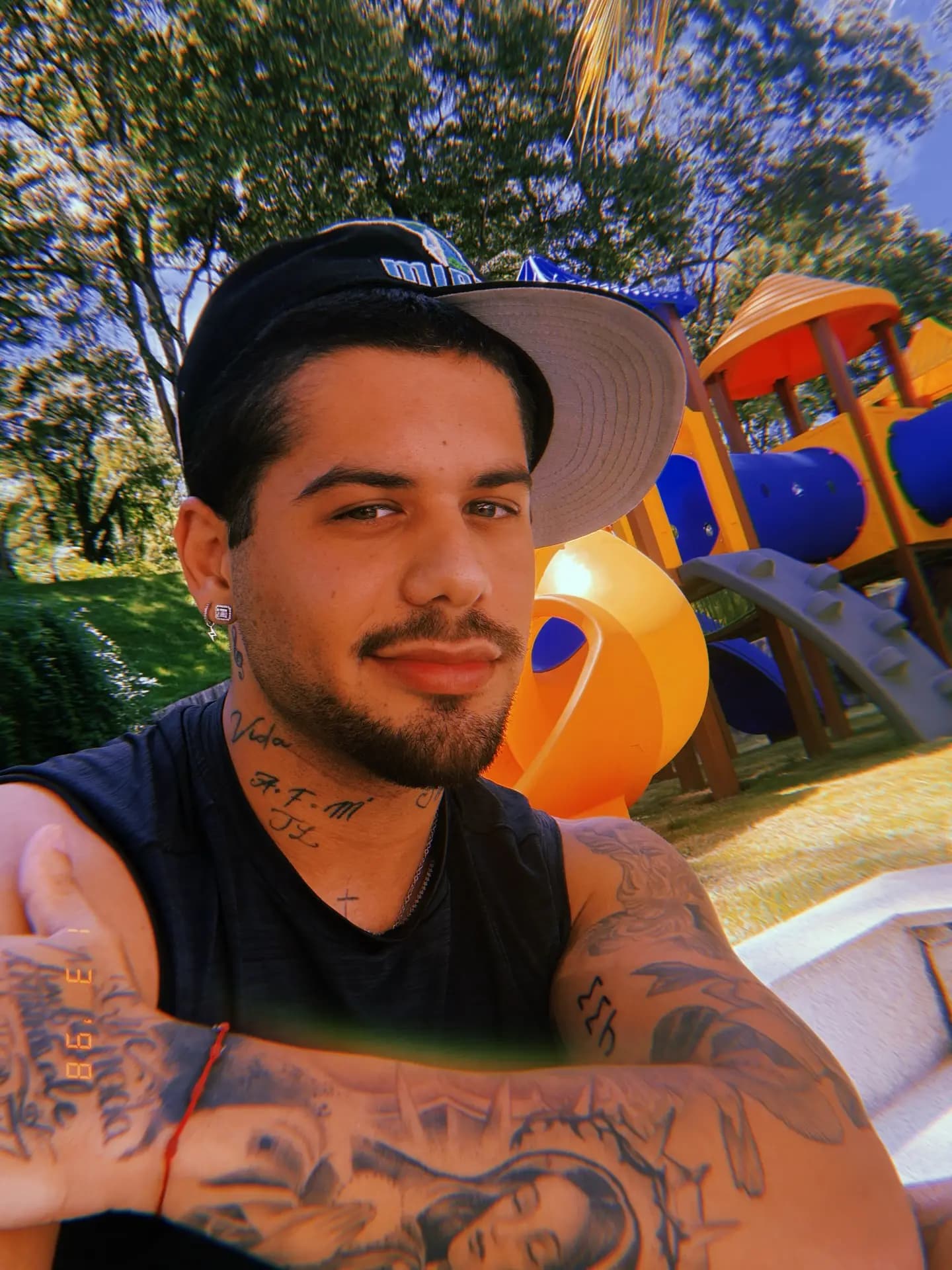 Zé Felipe alfineta influencer após ser esnobado por ter filhos