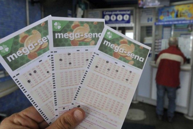 Mega-Sena: prêmio de R$ 162 milhões sai para três apostas do RJ e RS