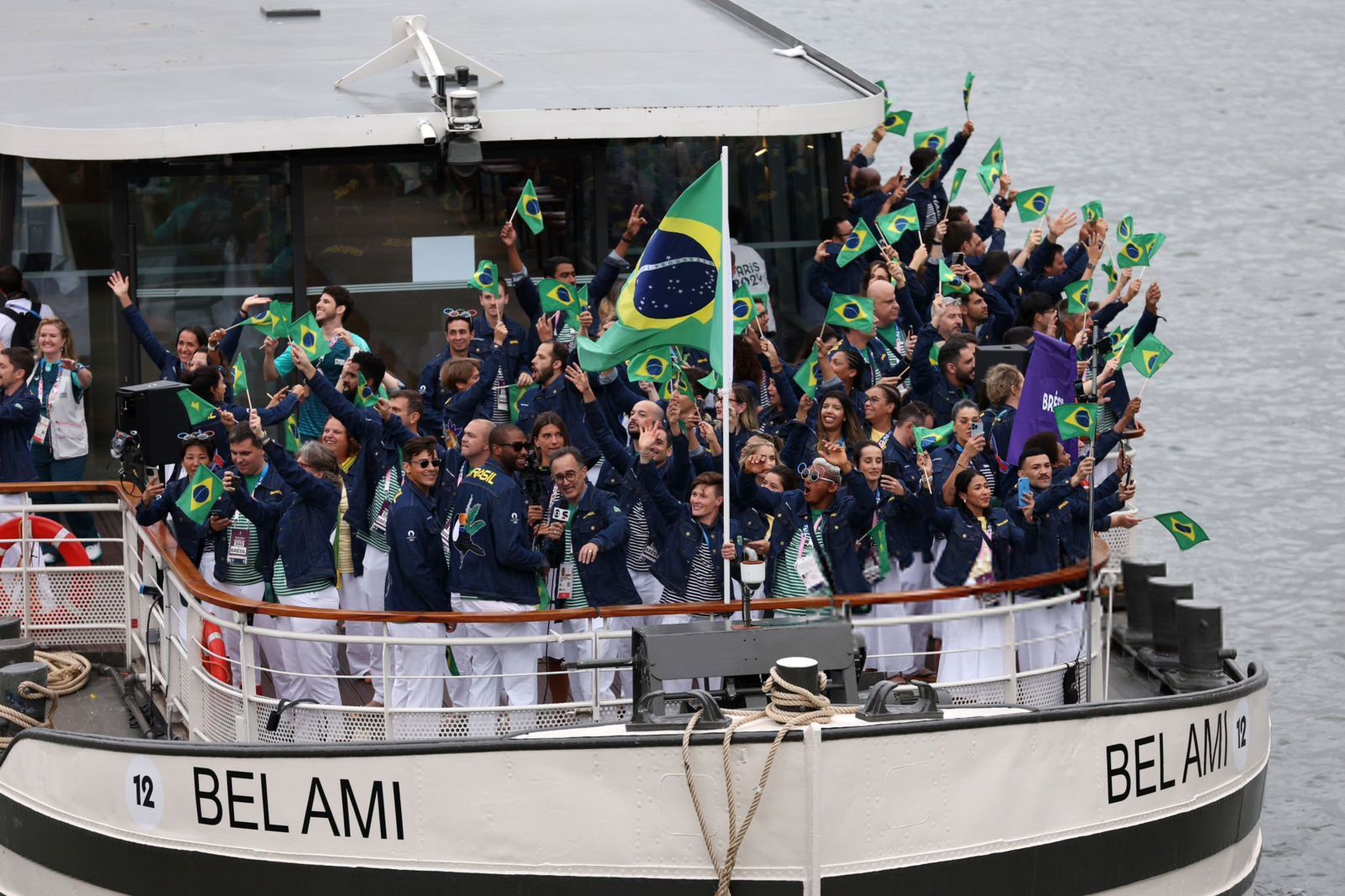 Time Brasil encanta plateia na Cerimônia de Abertura das Olimpíadas
