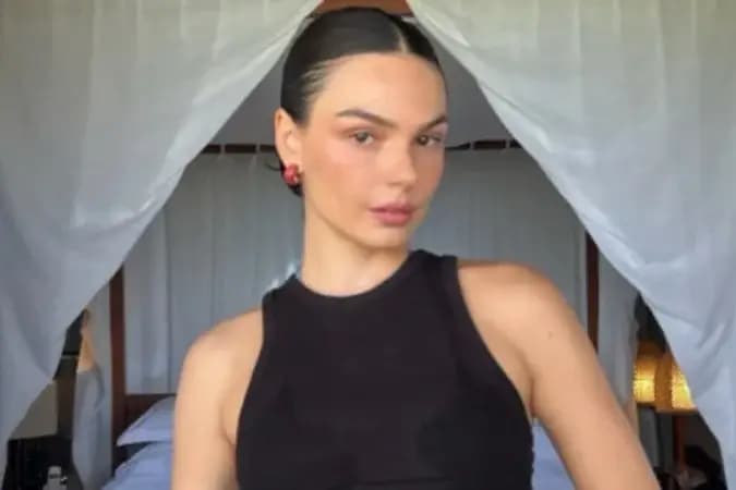 Isis Valverde manda recado a vendedores após comer fora e passar mal