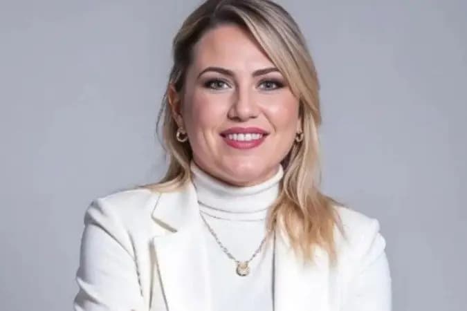 Vice-prefeita desvia R$ 41 mil para mãe de santo adoecer esposa do amante e perde o cargo