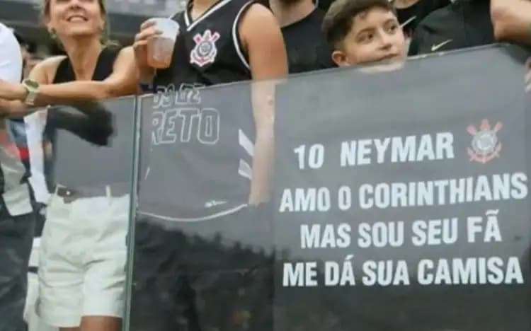 Organizada do Corinthians se manifesta após ataques a criança no estádio
