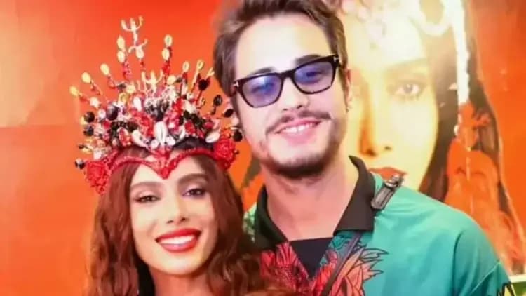 Anitta posa pela primeira vez ao lado do novo namorado famoso