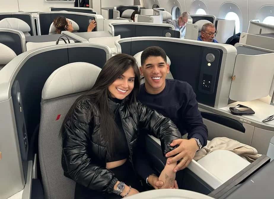 Zé Vaqueiro viaja para Europa com a mulher, Ingra Soares