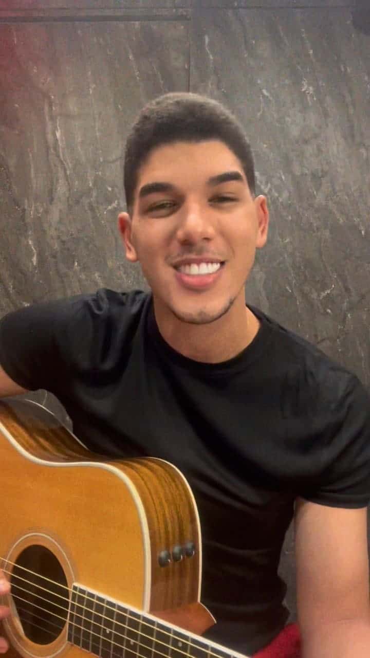 Zé Vaqueiro alega cansaço e reduz agenda de shows