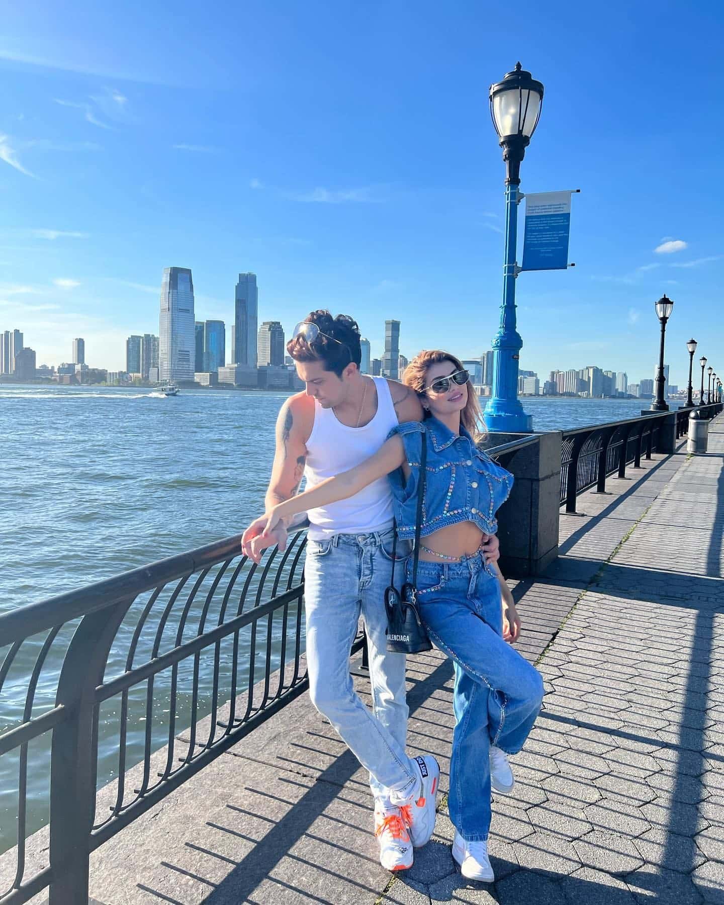 Luan Santana faz aniversário e recebe homenagem da namorada