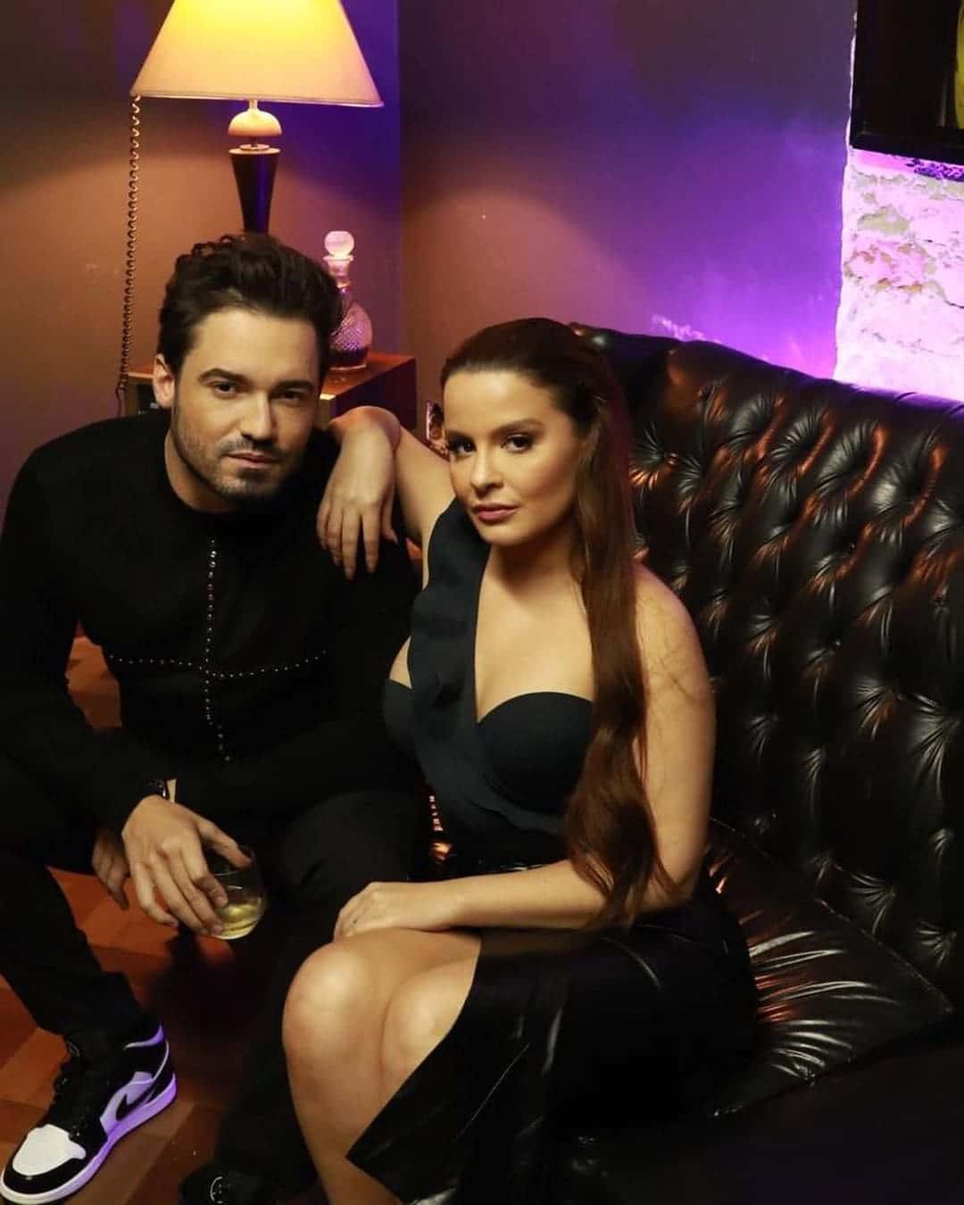 Maiara e Fernando Zor se beijam em show de Luan Santana