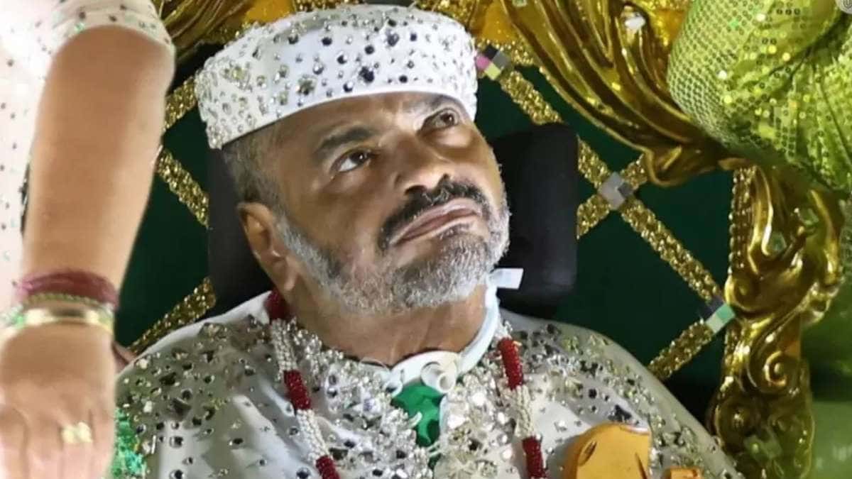 Arlindo Cruz volta para casa depois de 20 dias internado por pneumonia