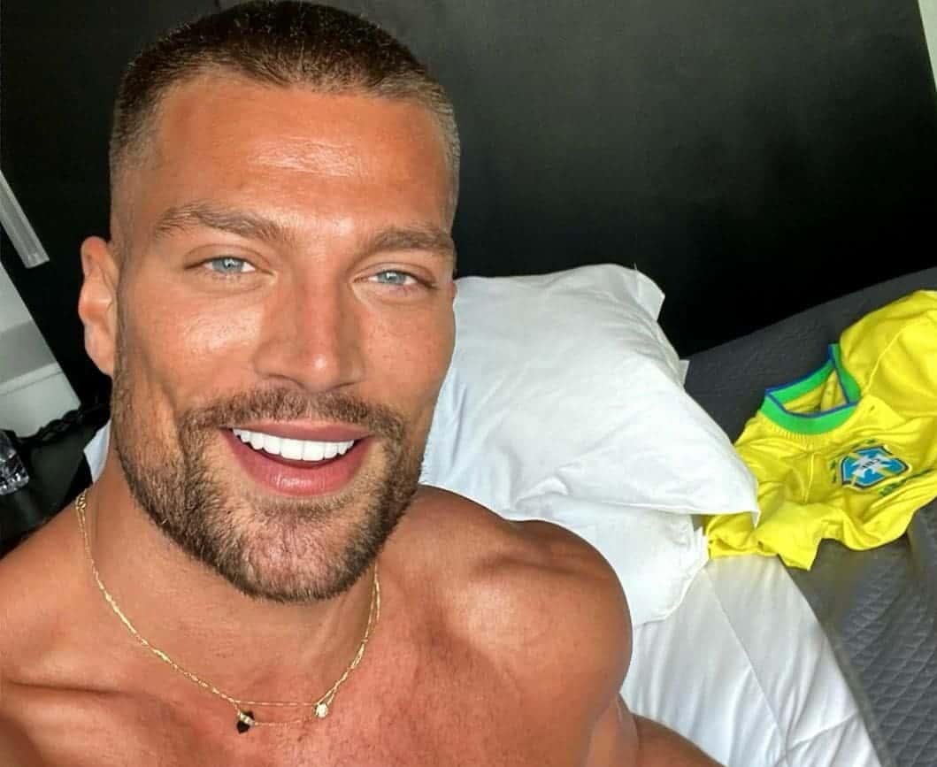 Simone Susinna mostra novo visual e se declara ao Brasil