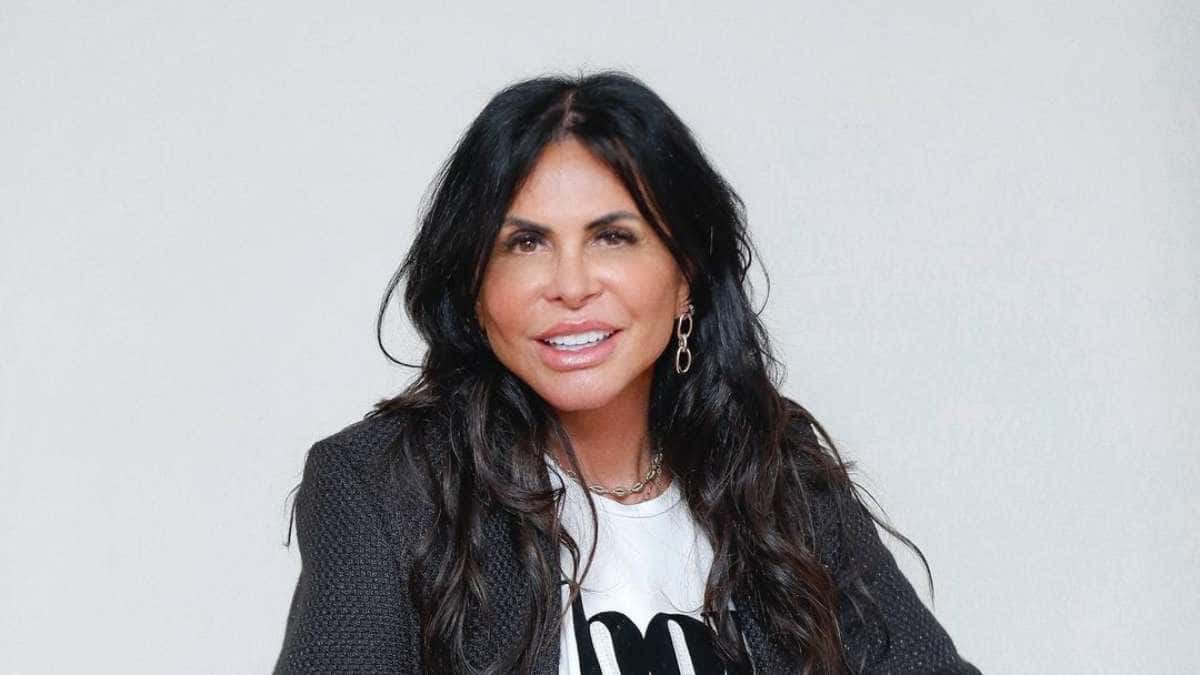 Gretchen muda visual e bloqueia comentários após polêmica