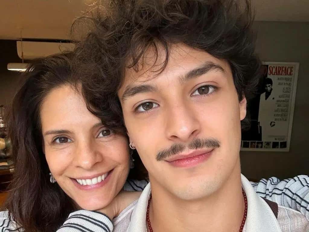 Aos 26 anos, filho de Helena Ranaldi desabafa sobre pressão para ser ator