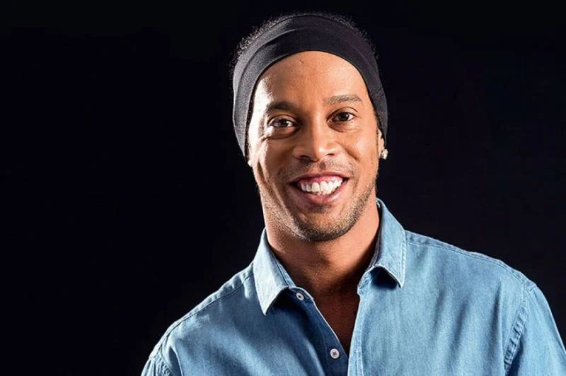 Ronaldinho Gaúcho curte balada em Miami com rapper Dominicana