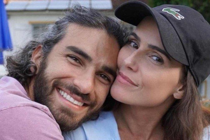 Assessoria confirma separação de Deborah Secco e Hugo Moura