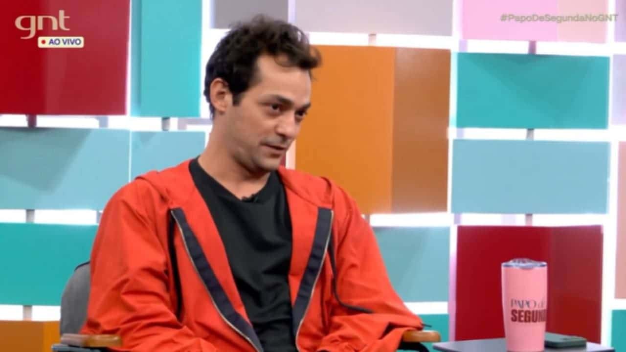 Eduardo Sterblitch coloca sua sexualidade em xeque