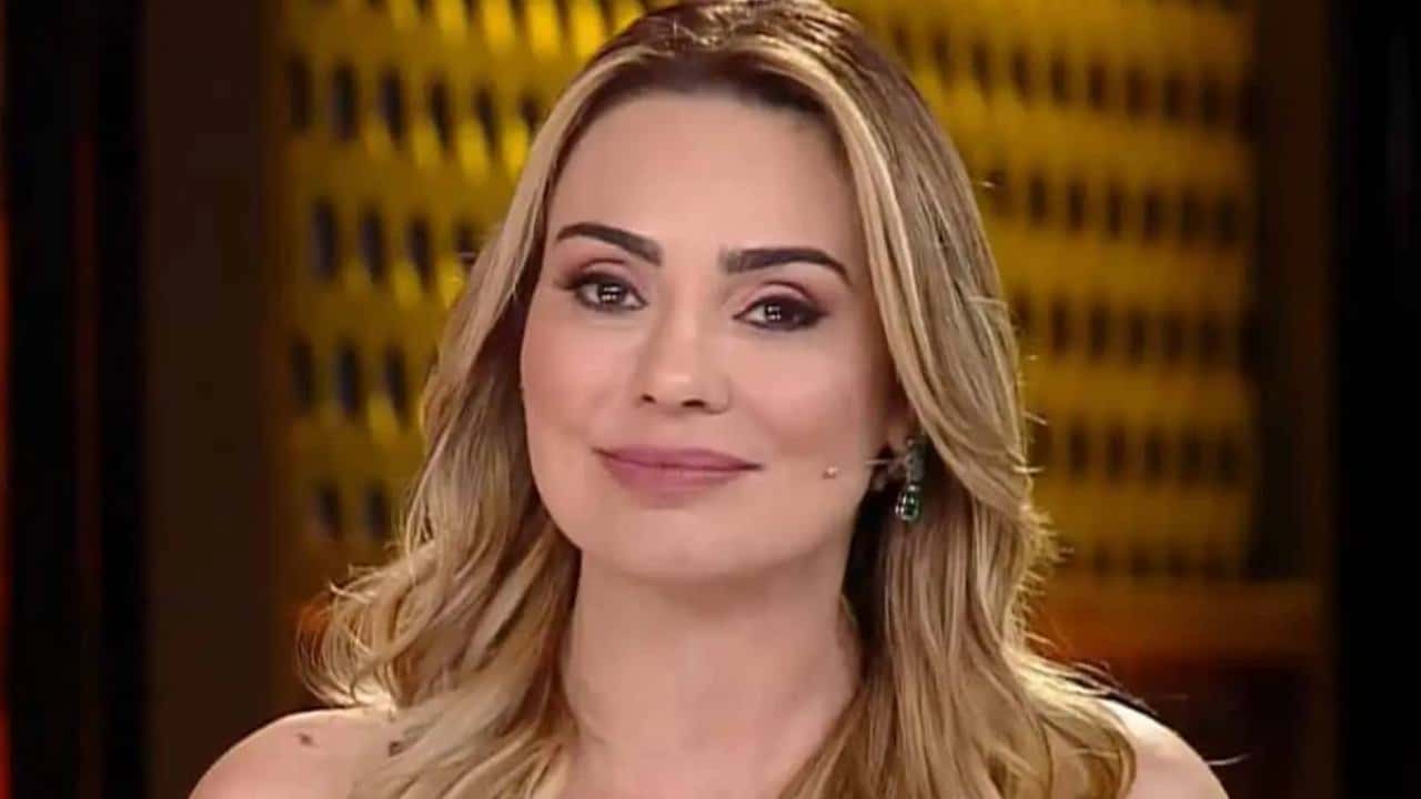 Rachel Sheherazade se pronuncia sobre mágoa da Record após ser demitida