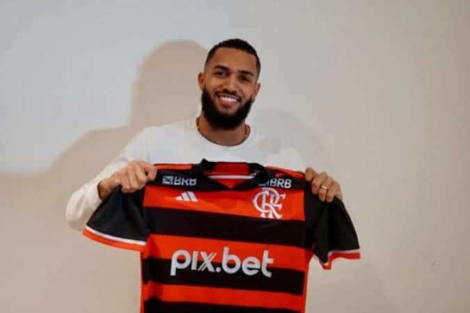 Flamengo anuncia a contratação do atacante Juninho