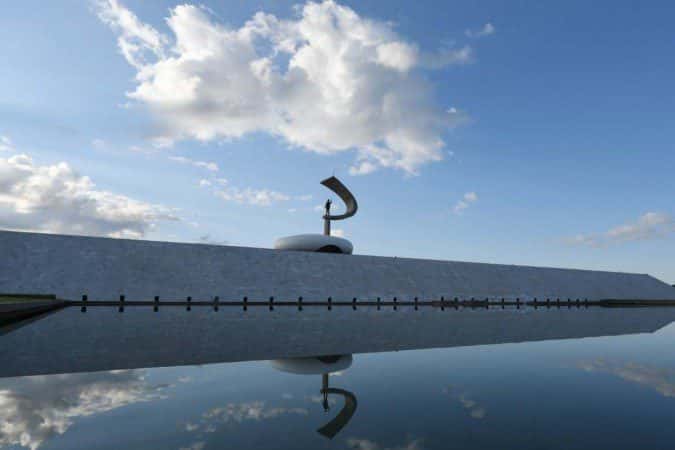 Sexta-feira deve ser mais quente e com chuvas no fim de tarde