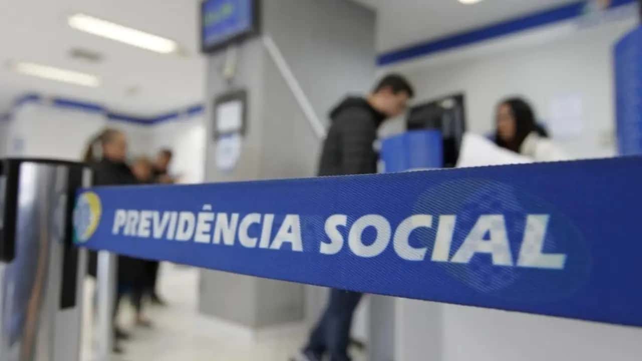 Governo se apressa para devolver dinheiro roubado de beneficiários do INSS