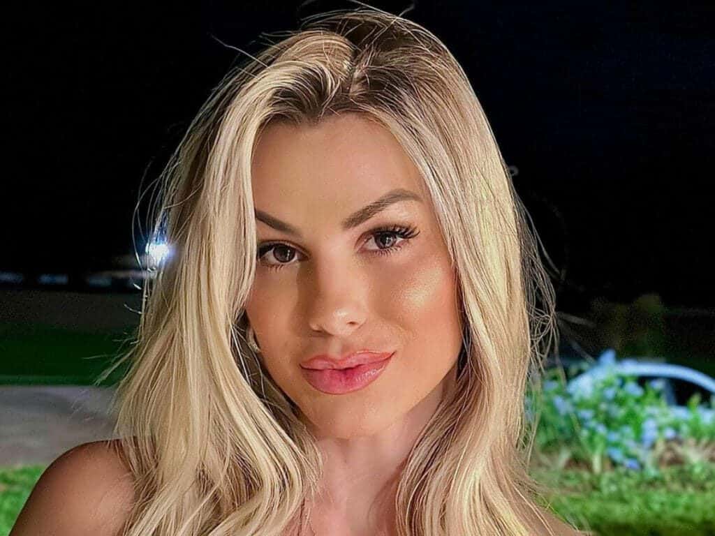 Mulher de Eduardo Costa surpreende web com sua beleza