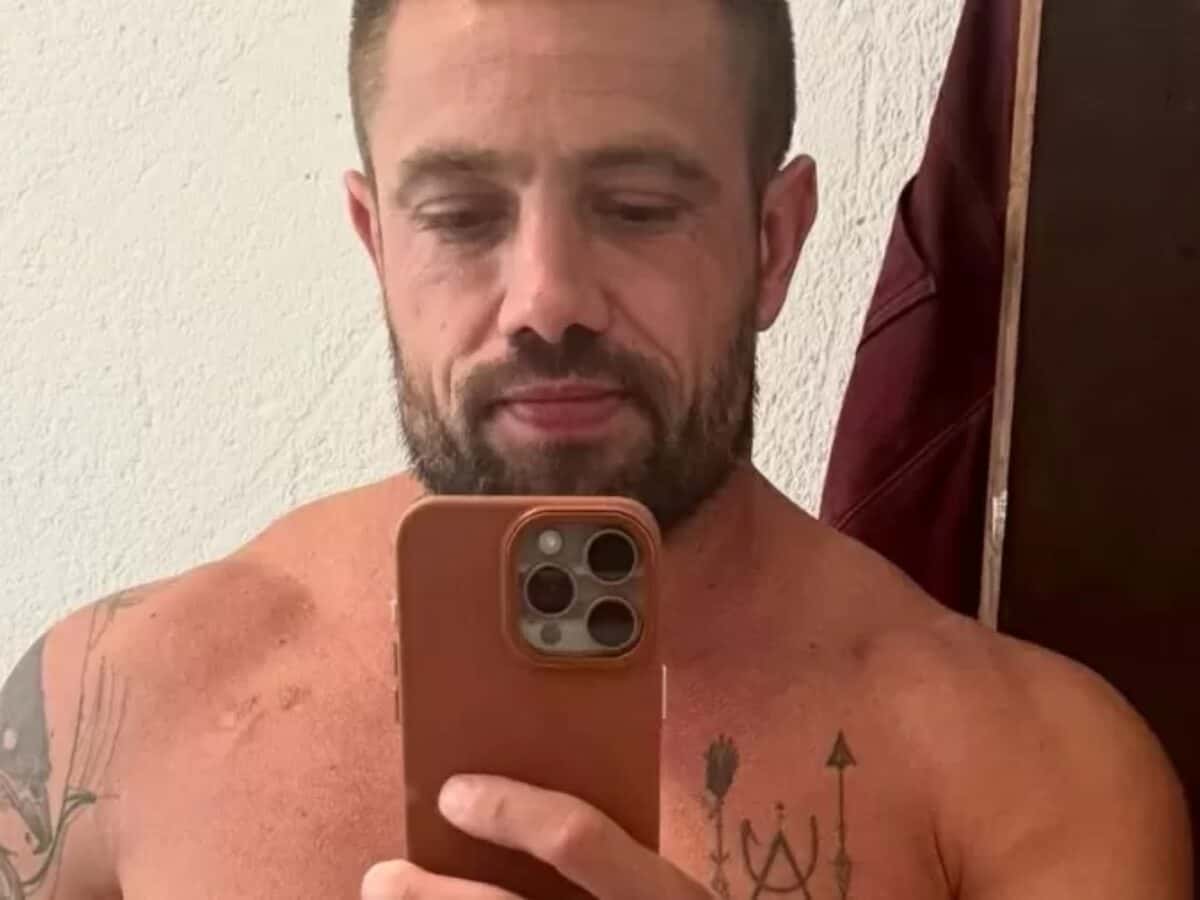 Rafael Cardoso relata perrengue ao beijar atriz com mau hálito: ‘Bicho morto’