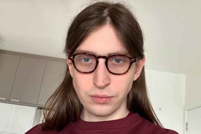 Felca anda com carro blindado e seguranças após denúncia de “adultização”