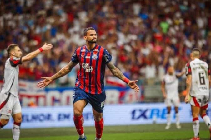 Acaba a maldição: Ceni e Bahia vencem o Flamengo; Palmeiras líder do Brasileiro