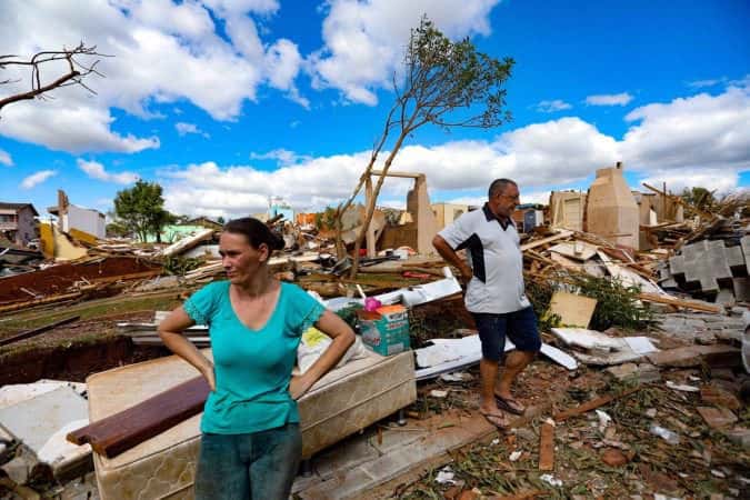 Governo do Paraná pagará até R$ 50 mil a famílias atingidas por tornado