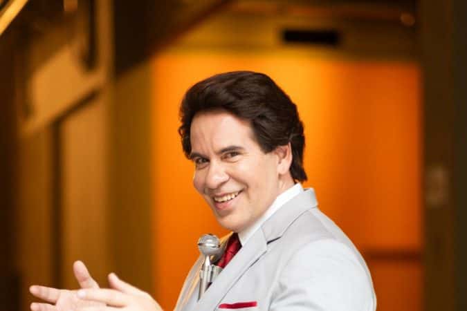 Leandro Hassum fala sobre interpretar SIlvio Santos em cinebiografia