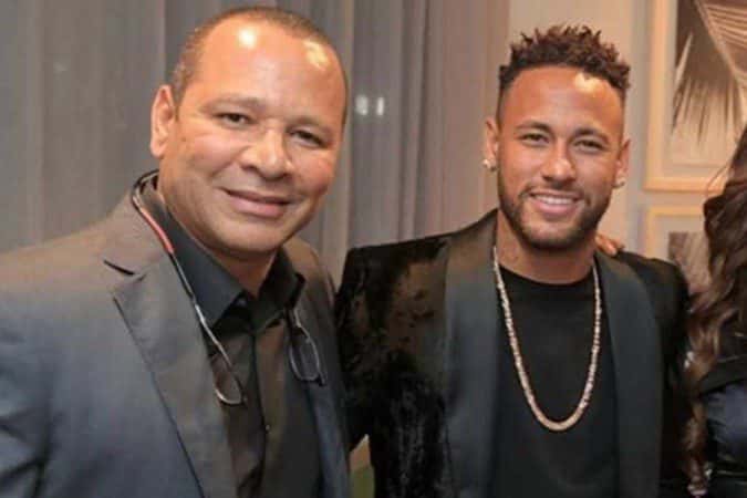 Neymar Pai anuncia compra da marca Pelé e Santos vai explorar imagem