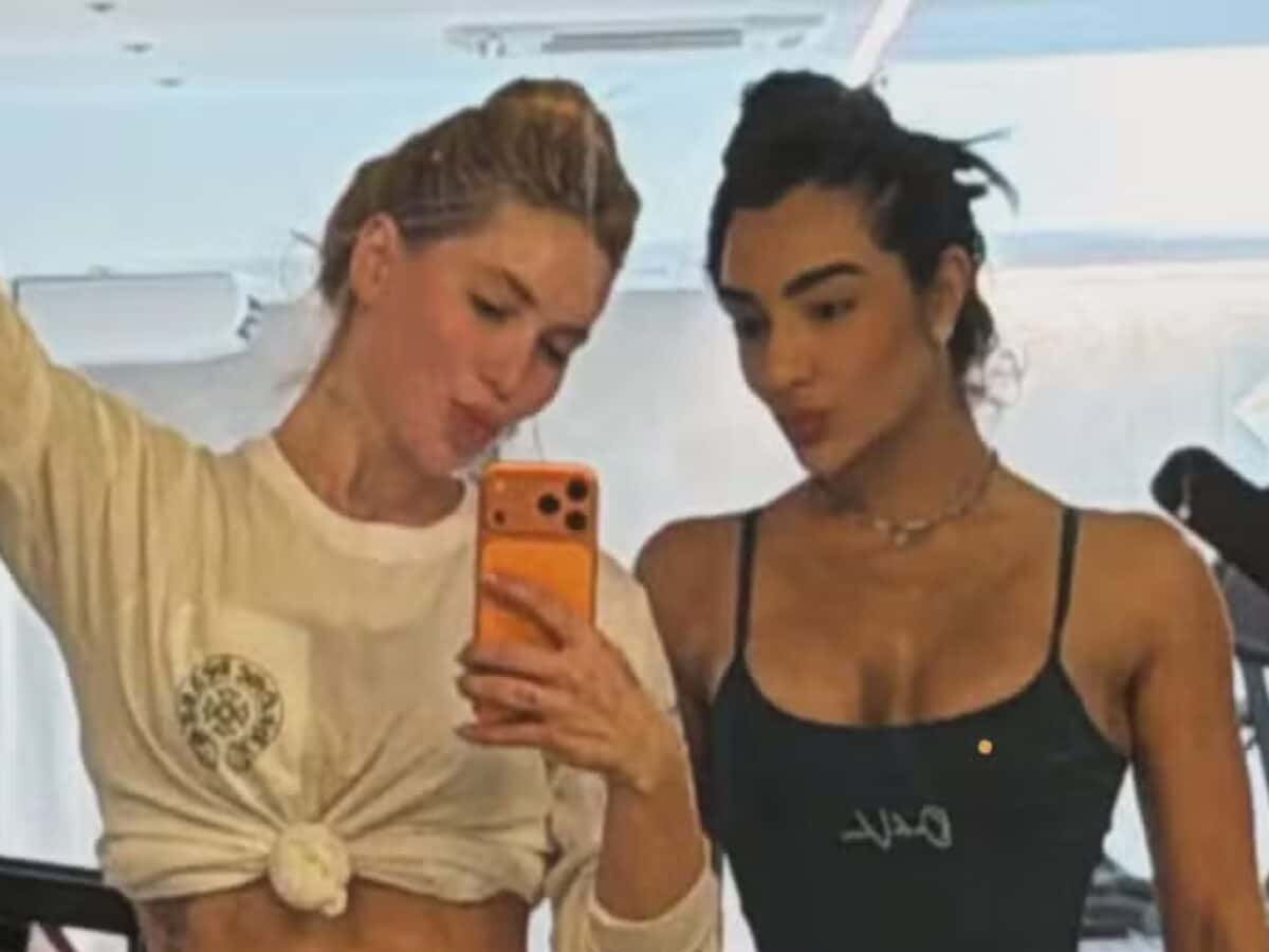 De microshort, Virginia posa após treinar e exibe barriga trincada