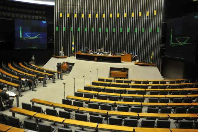 Câmara dos Deputados define banca organizadora do próximo concurso da Casa