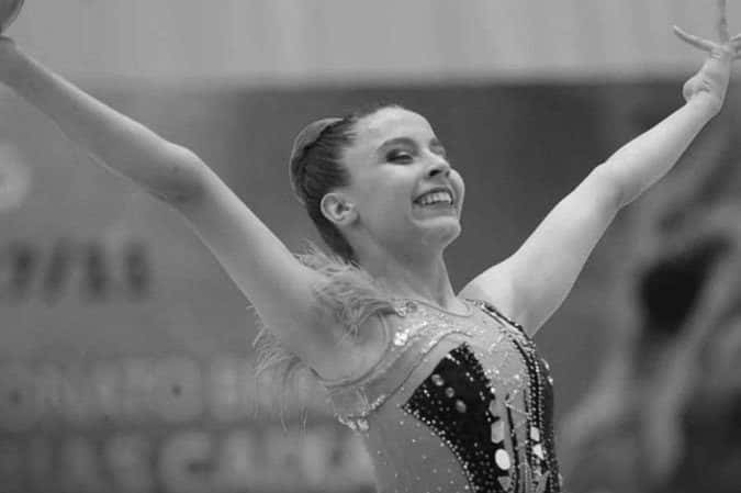 Morre Isabelle Marciniak, campeã de ginástica rítmica, aos 18 anos