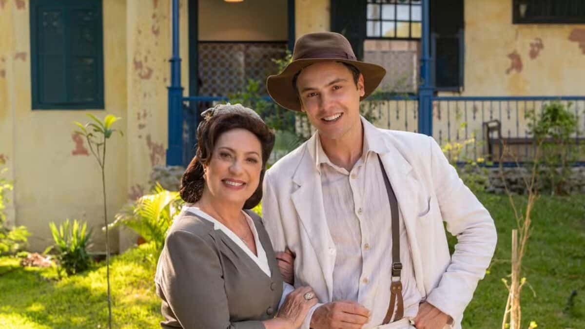 Eliane Giardini ressurge como Anastácia, mãe de Candinho, em Êta Mundo Melhor!