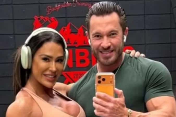 Gracyanne surge aos beijos com novo namorado e expõe paixão