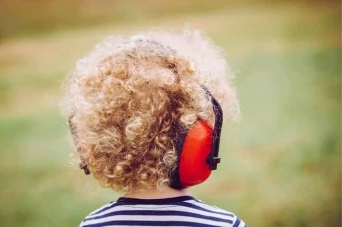 Alunos neurodivergentes de Porto Velho recebem kits sensoriais