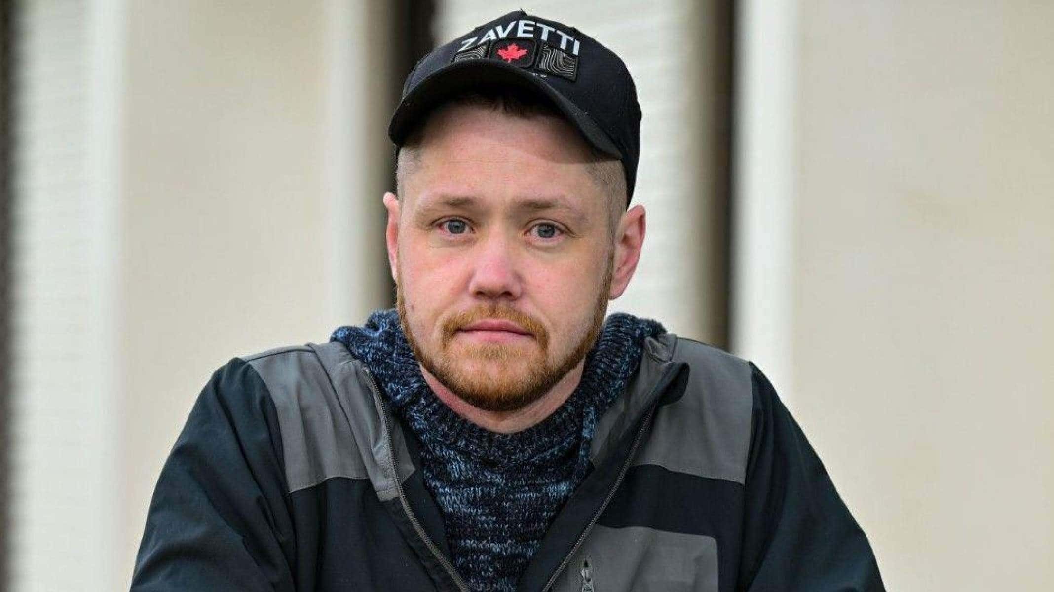 ‘Abracei um homem armado para impedi-lo de explodir hospital’